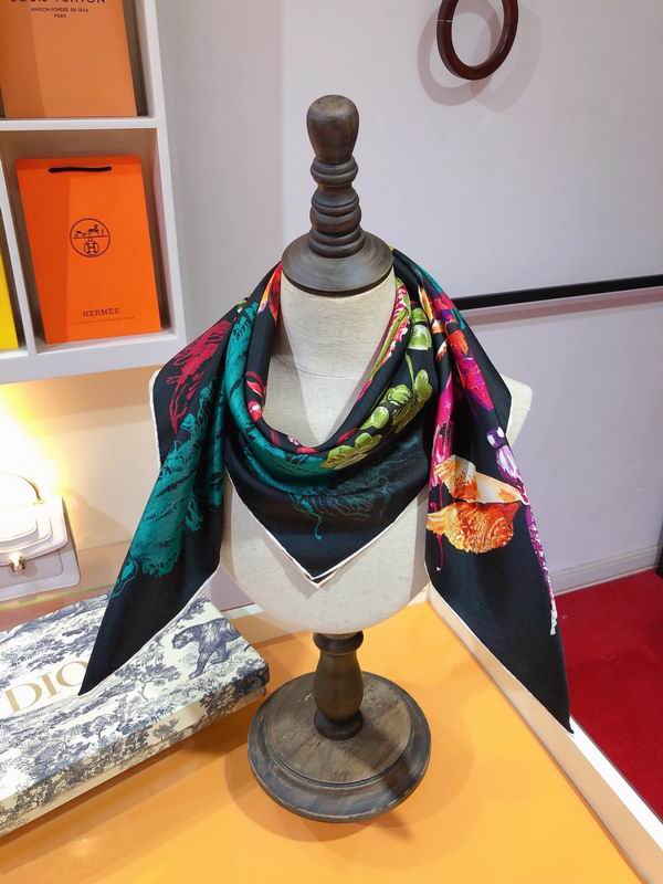 Dior silk scarf 90X90cm  E21 (9)